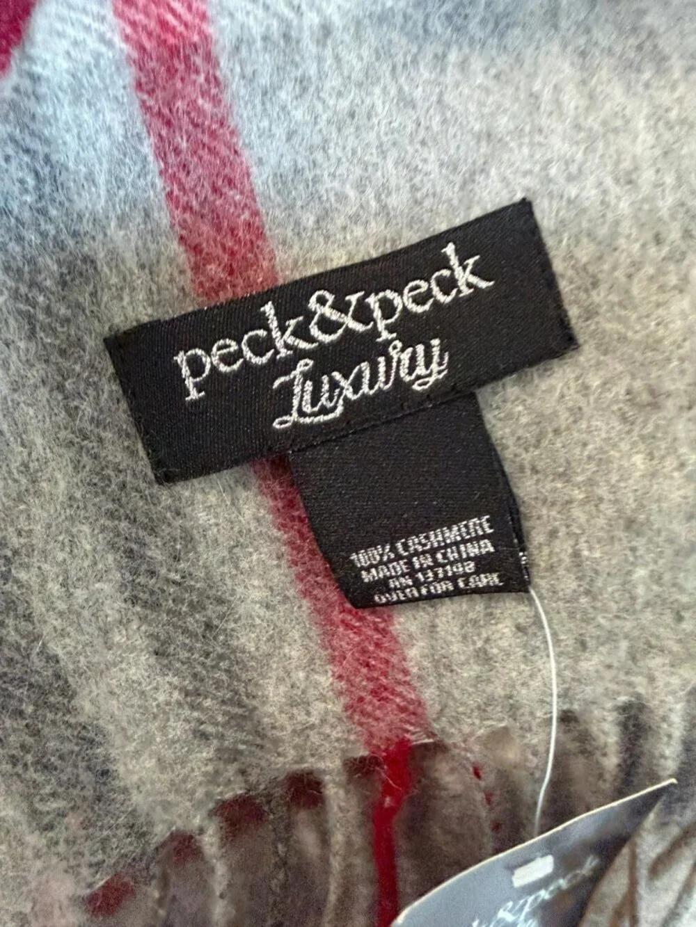 Peck & Peck Luxury 100% Cashmere Gray/Red Plaid Fringed Scart 68